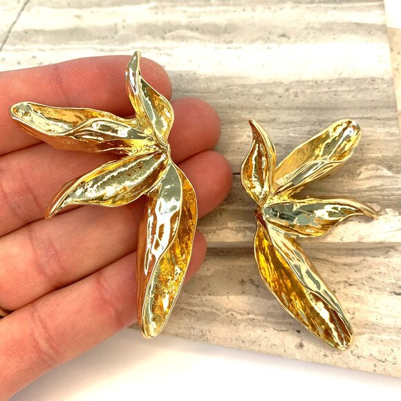 New ~ Anthropologie Long Flower Post Gold Earrings - Picture 4 of 12